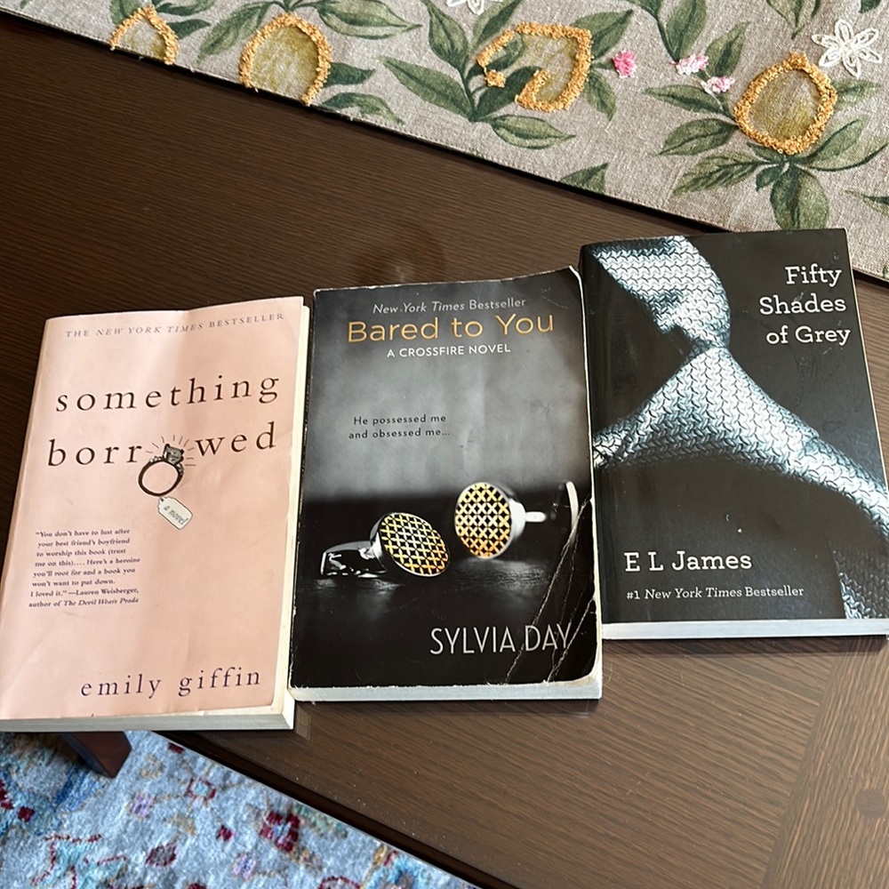 Lonely housewives! Fifty Shades of Grey/Something Borrowed/Bared to You